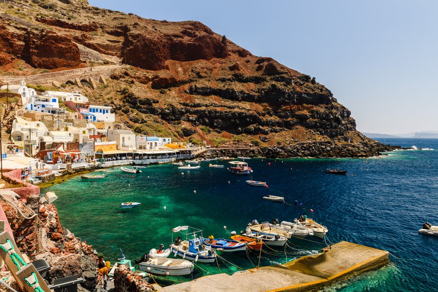 Wander Through the Picturesque Harbor of Ammoudi